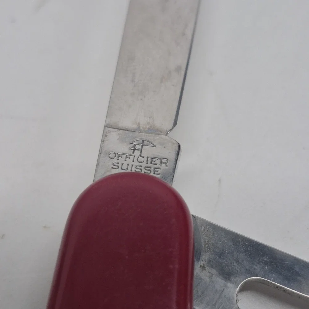 Victorinox Swiss Army Knife Officer Suisse in Red 8 Tool